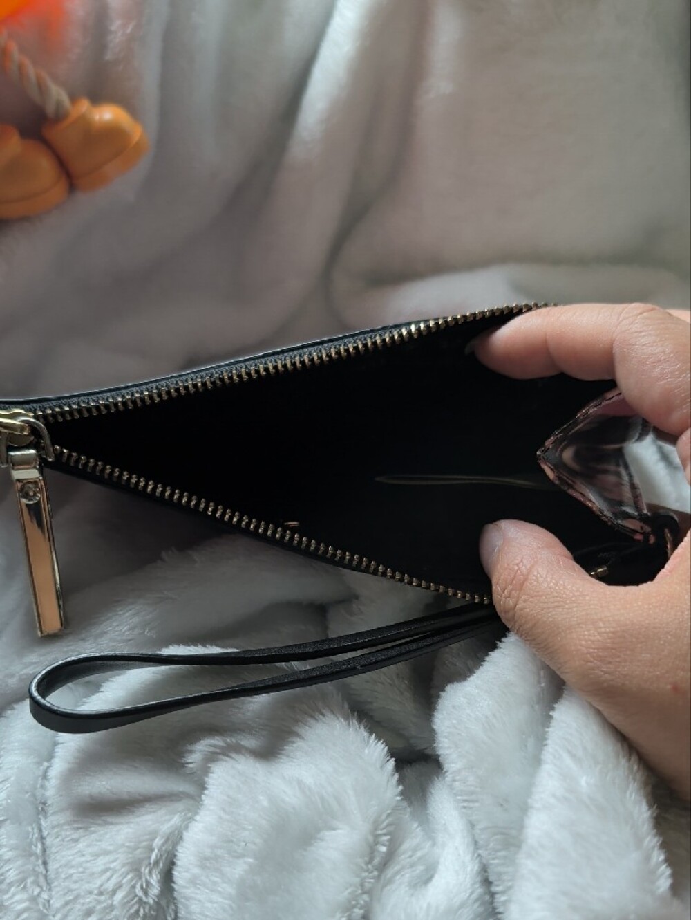 Kate Spade New York Grant Lane Slim Bee Wristlet - Picture 7 of 10
